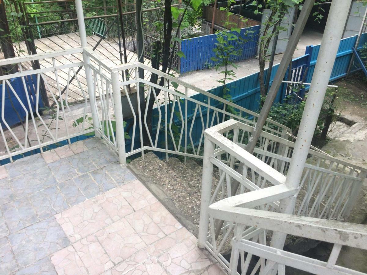 GuestHouse Malkhazi Bordjomi Extérieur photo